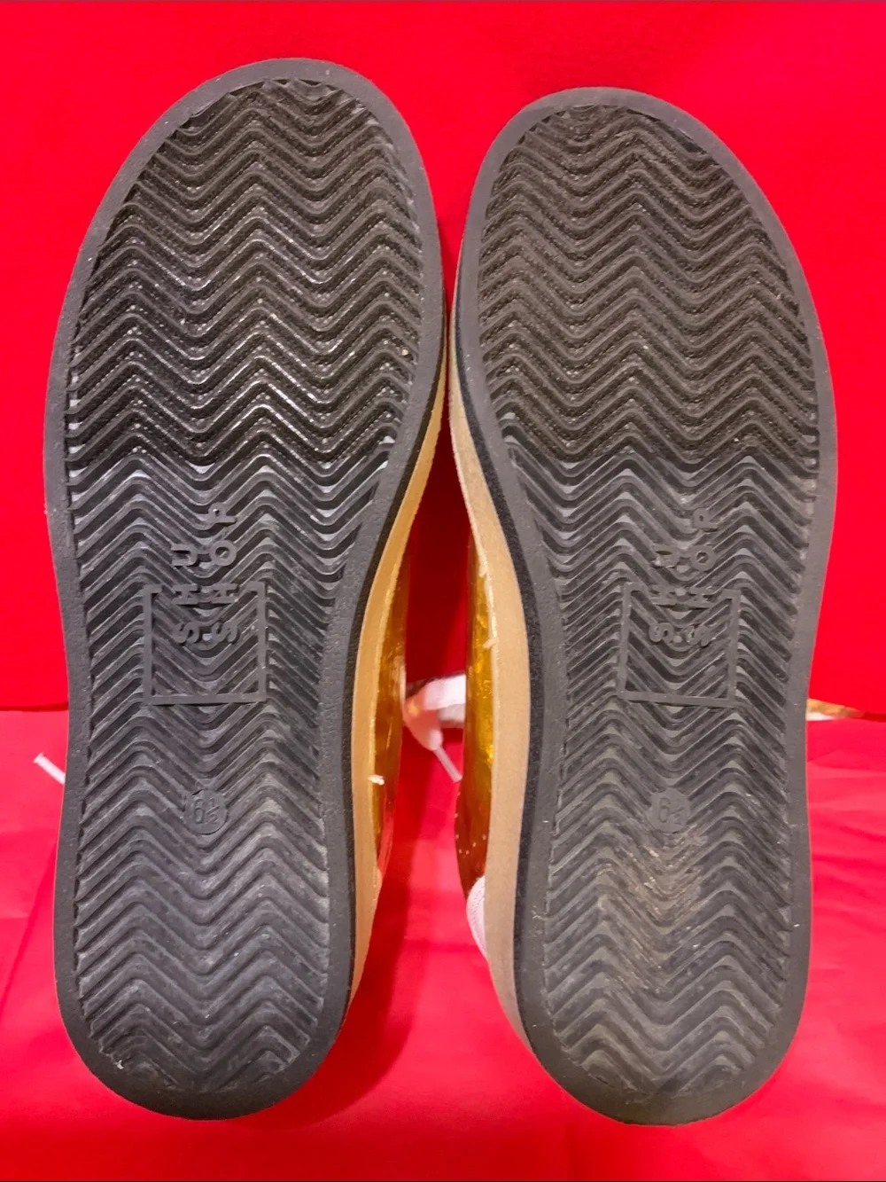 ShuShop preowned good
